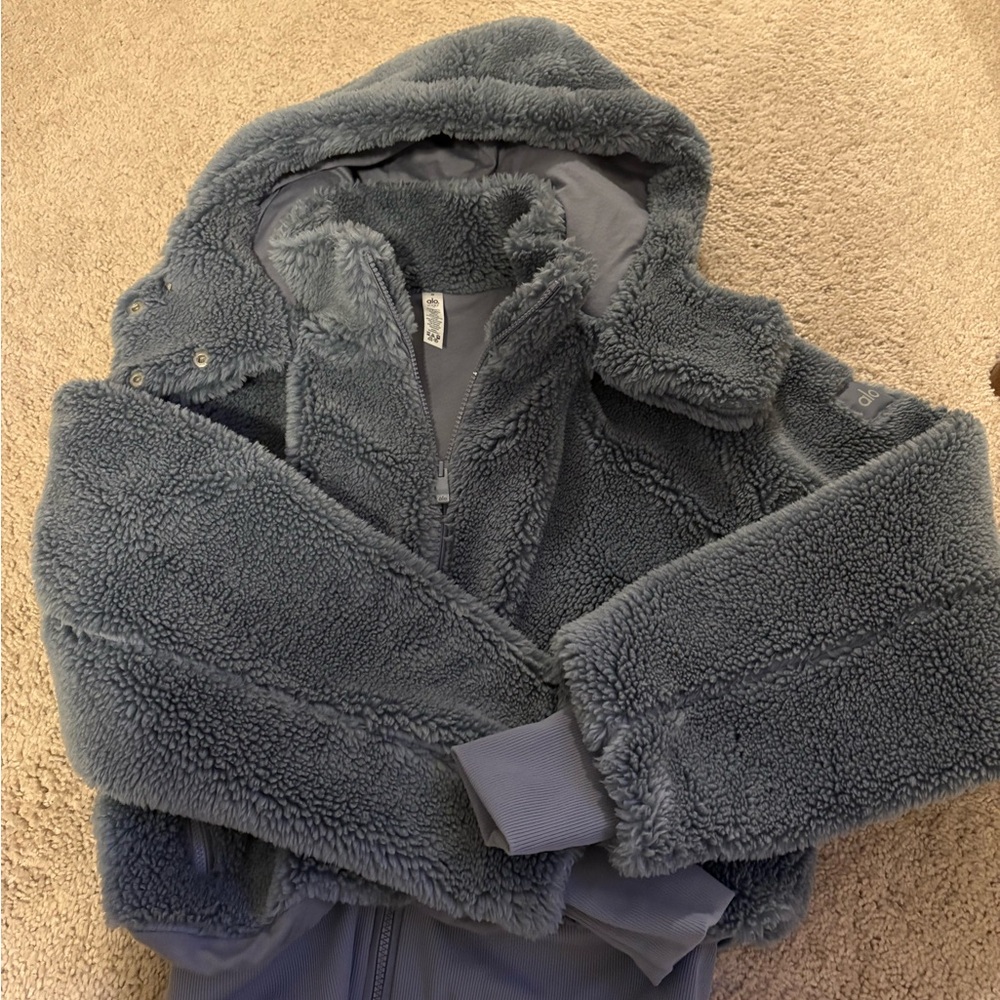 Alo Foxy Sherpa Jacket, Size Small, Steel Blue